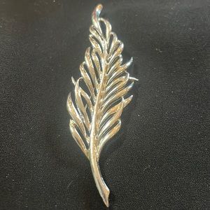 American Marboux (Boucher) antique feather-shaped silver tone long brooch